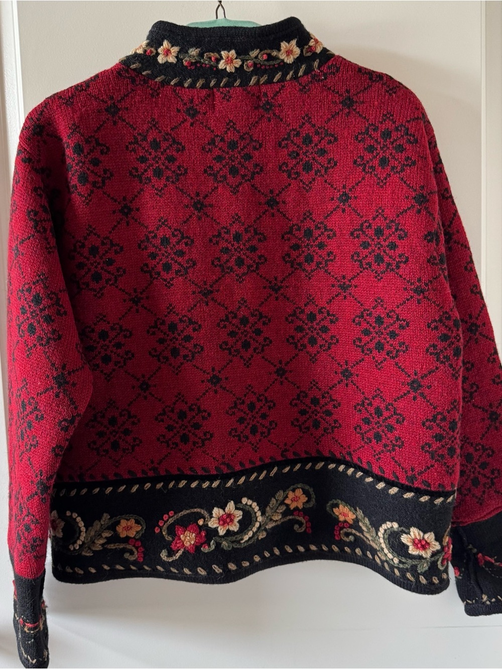 Icelandic Design wool cardigan - Picture 5 of 15